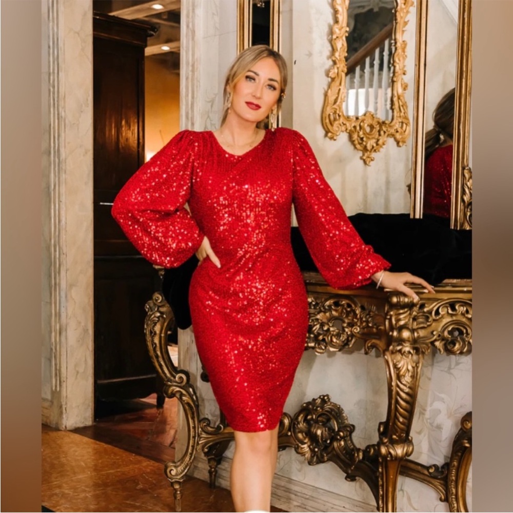 Ivy City Co Lady Sequin Knee Length Dress